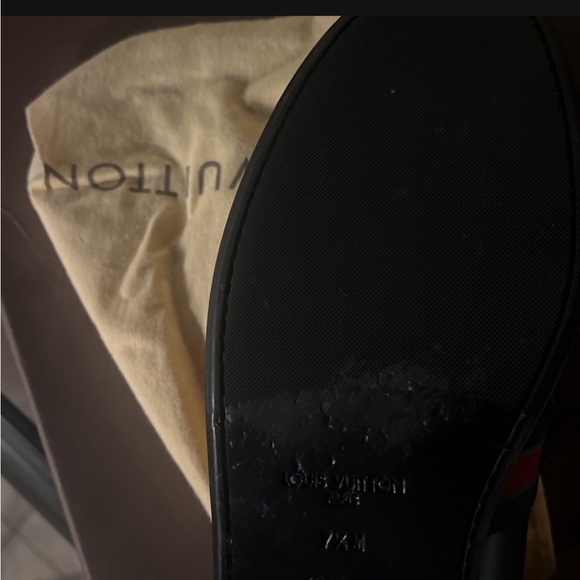 Men original shoe size 7 1/2, color: dark navy, no scratch and good condition - Picture 3 of 3